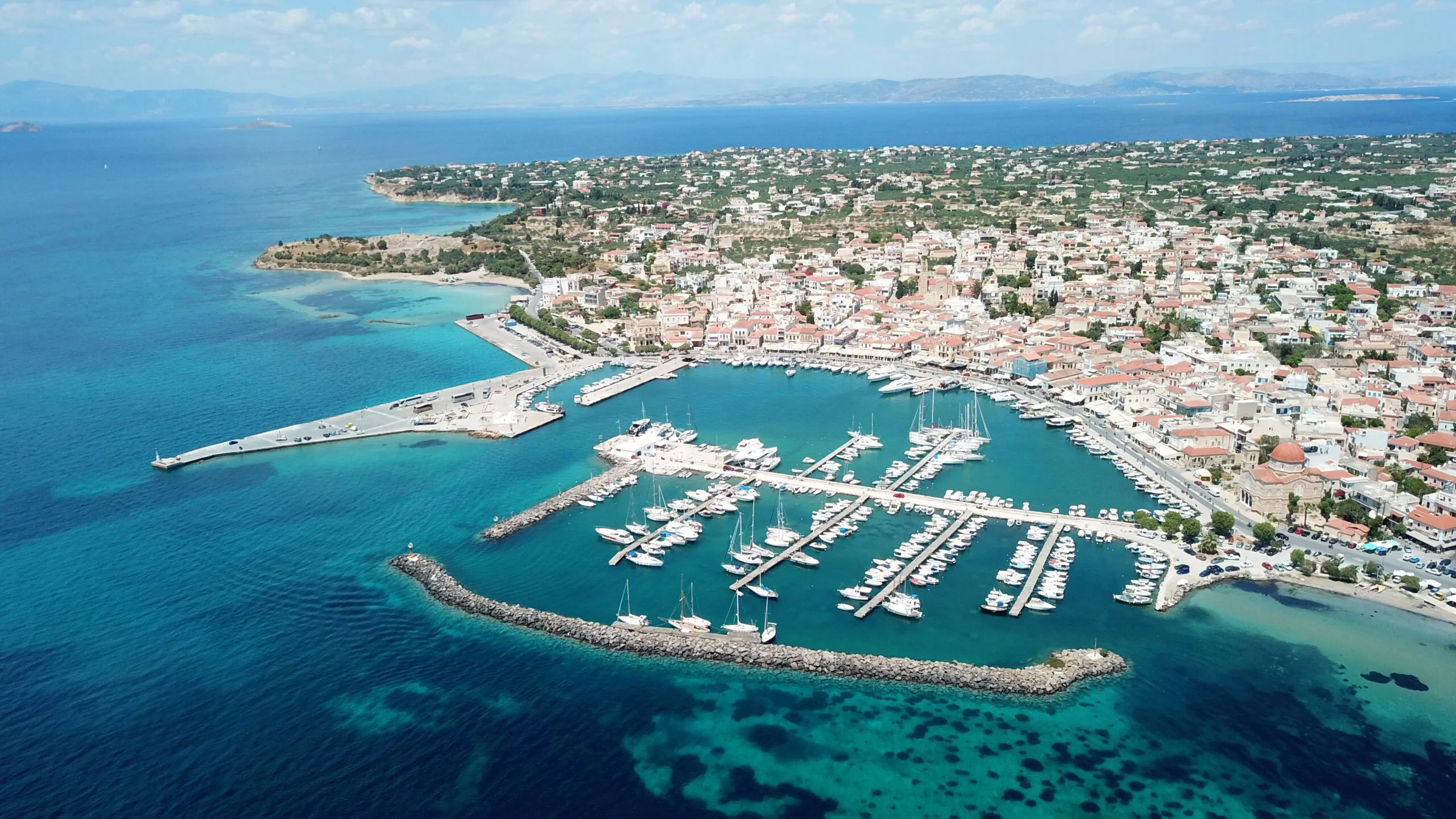 Aegina – færgehavn og rejsemålsguide