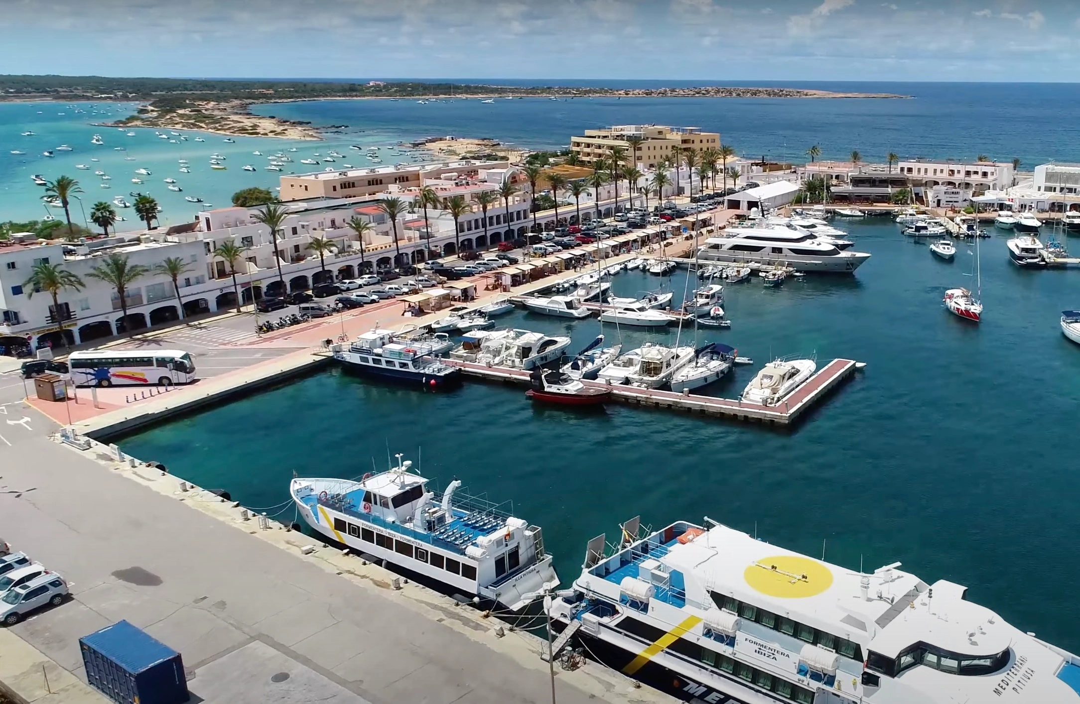 Formentera – færgehavn og rejsemålsguide