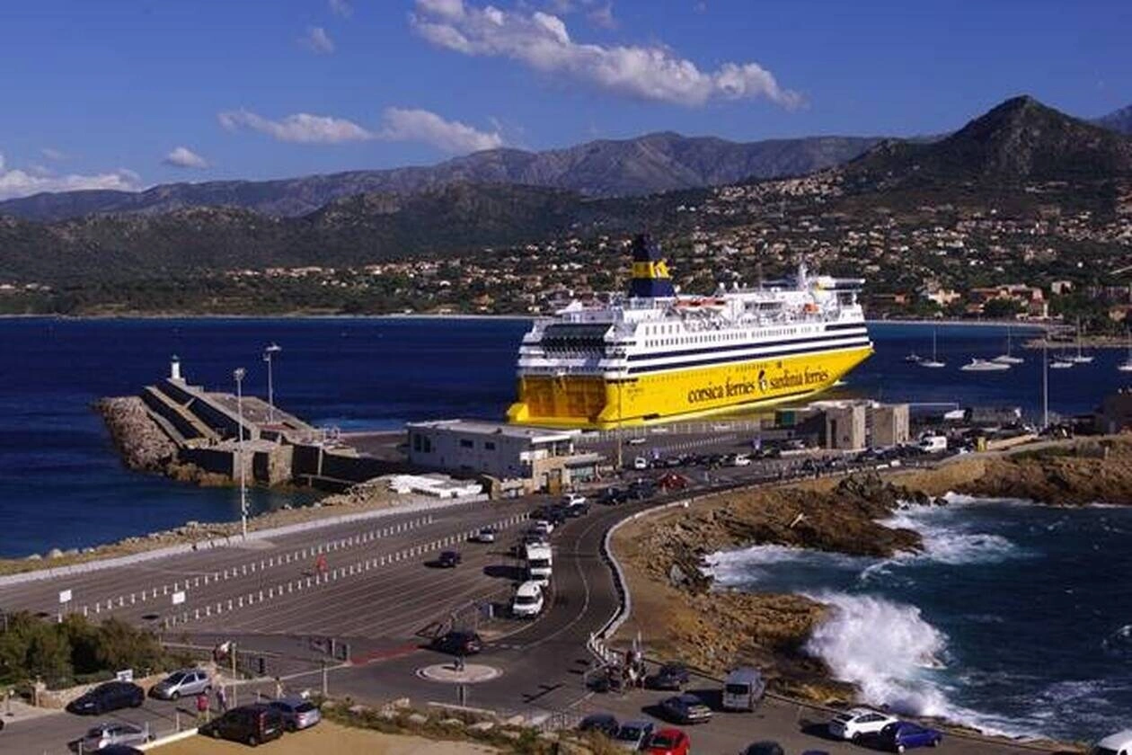 Île-Rousse – færgehavn og rejsemålsguide