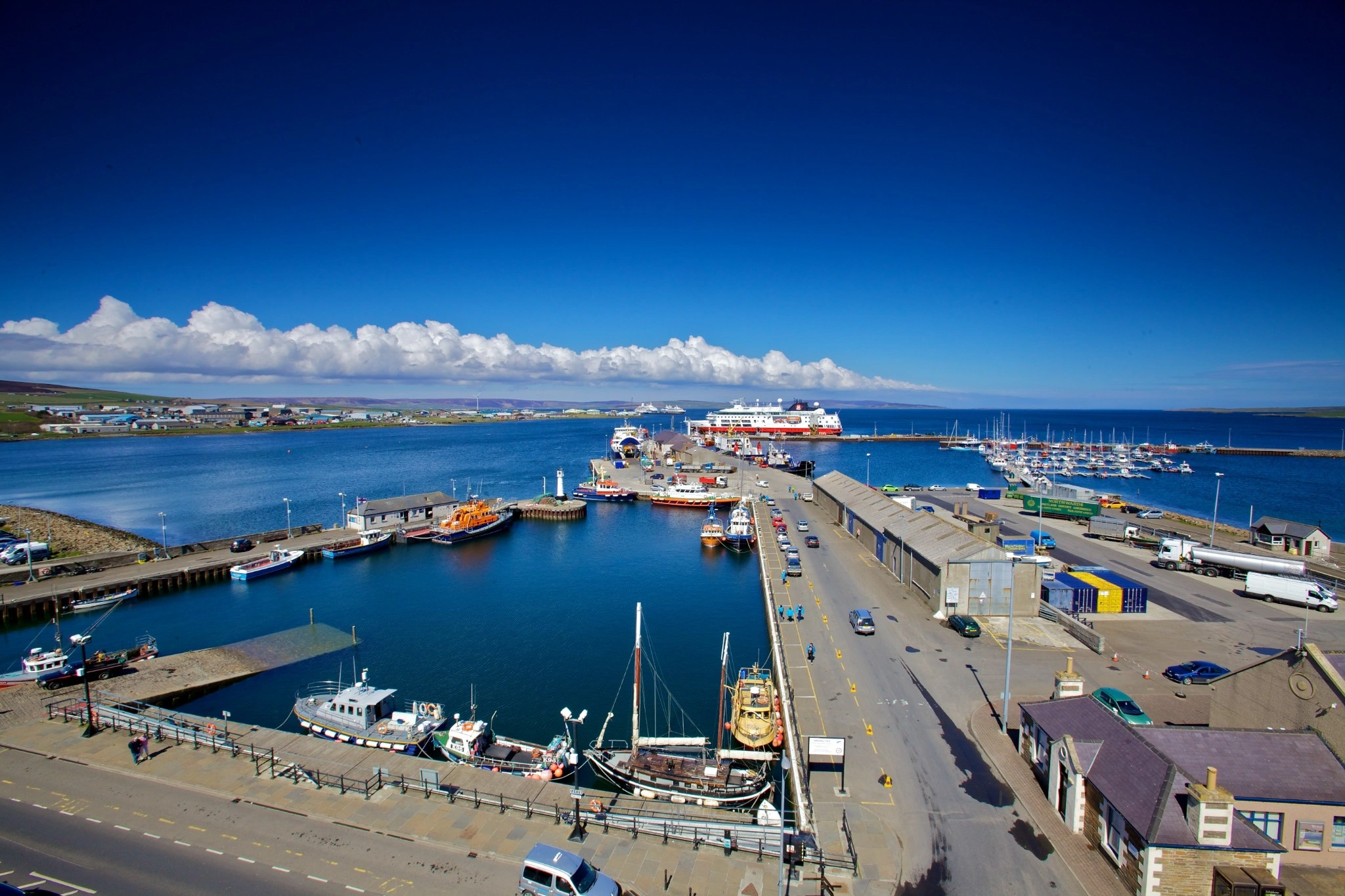 Kirkwall – færgehavn og rejsemålsguide