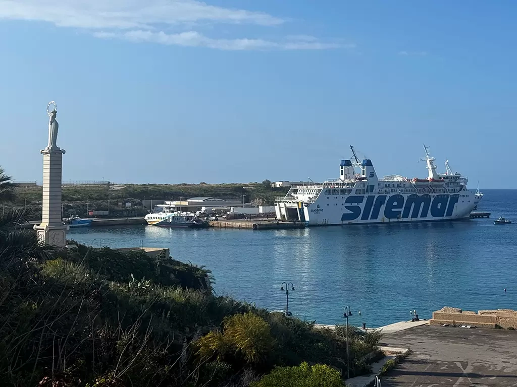 Lampedusa – færgehavn og rejsemålsguide
