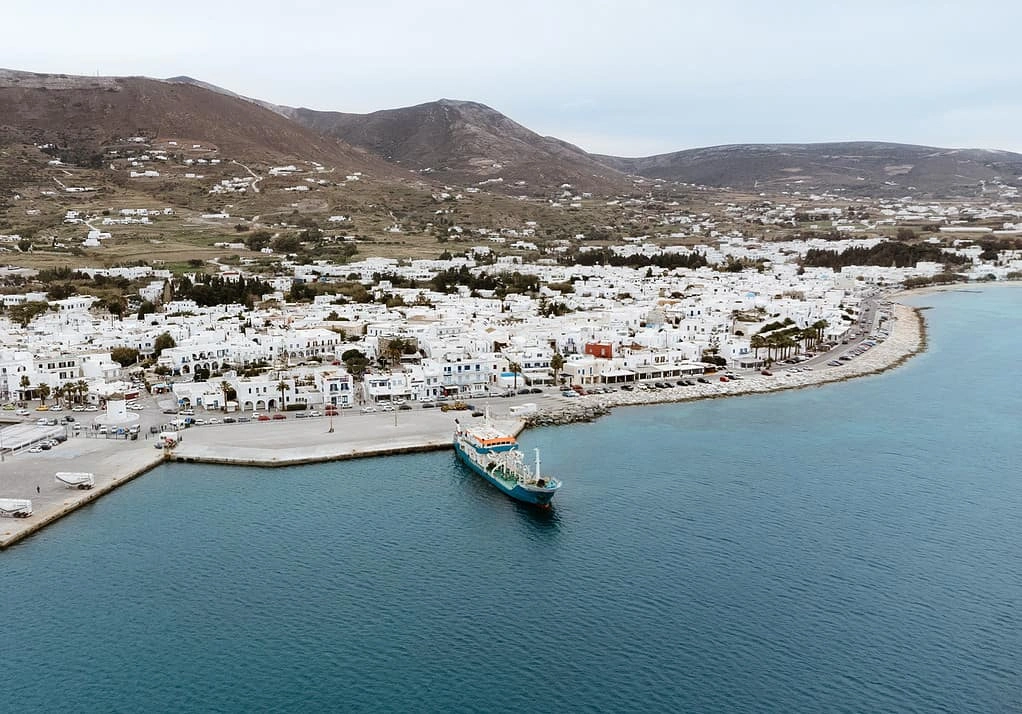 Paros – færgehavn og rejsemålsguide