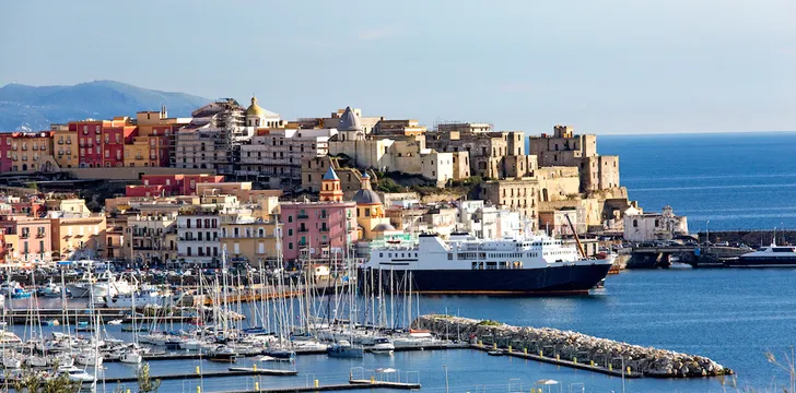 Pozzuoli – færgehavn og rejsemålsguide