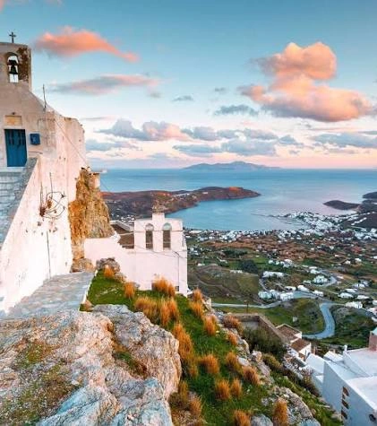 Serifos – færgehavn og rejsemålsguide