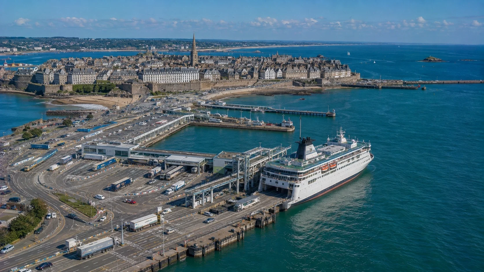Færgerejse og havneinformation for St Malo–Guernsey