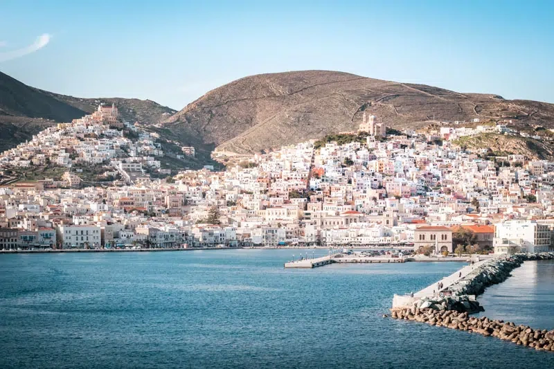 Syros – færgehavn og rejsemålsguide