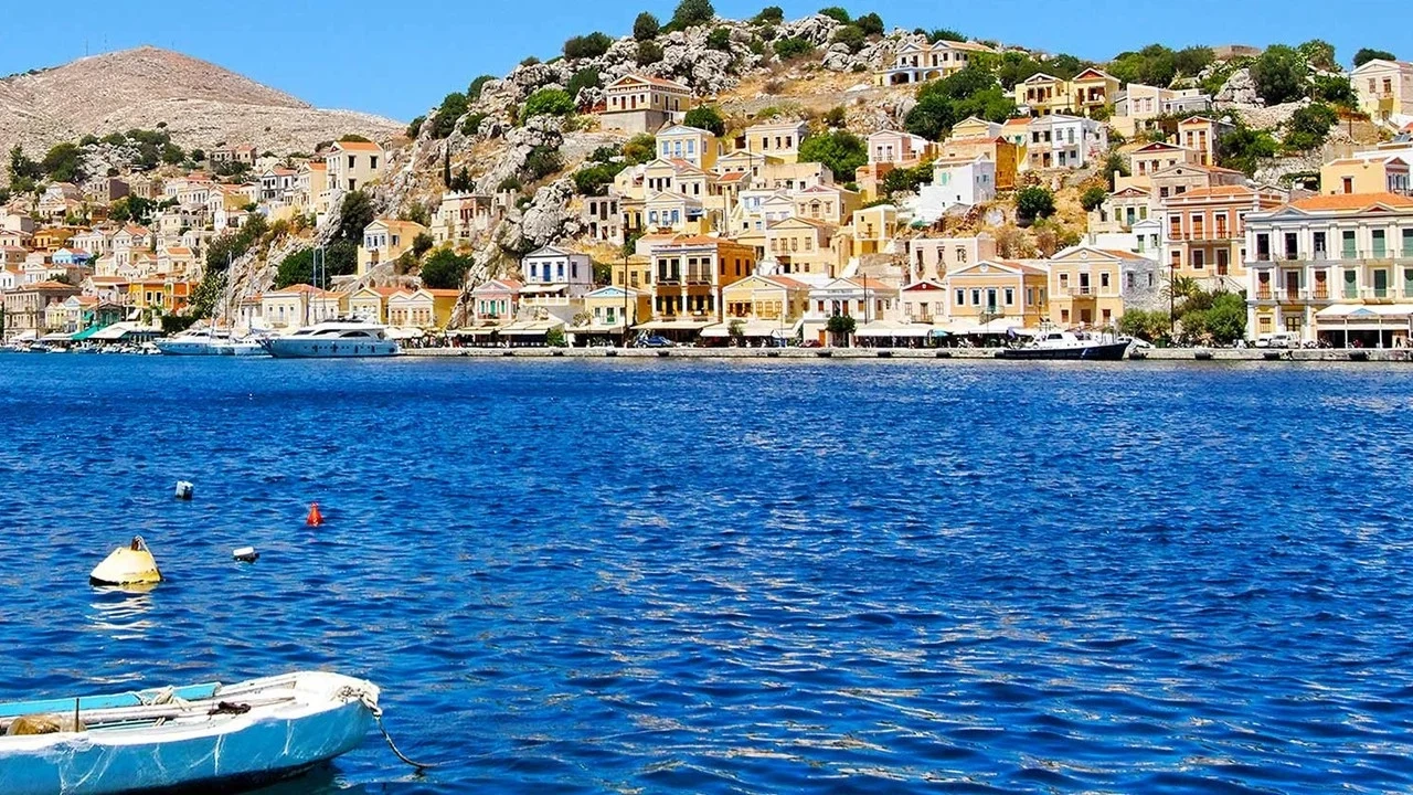 Tilos – færgehavn og rejsemålsguide