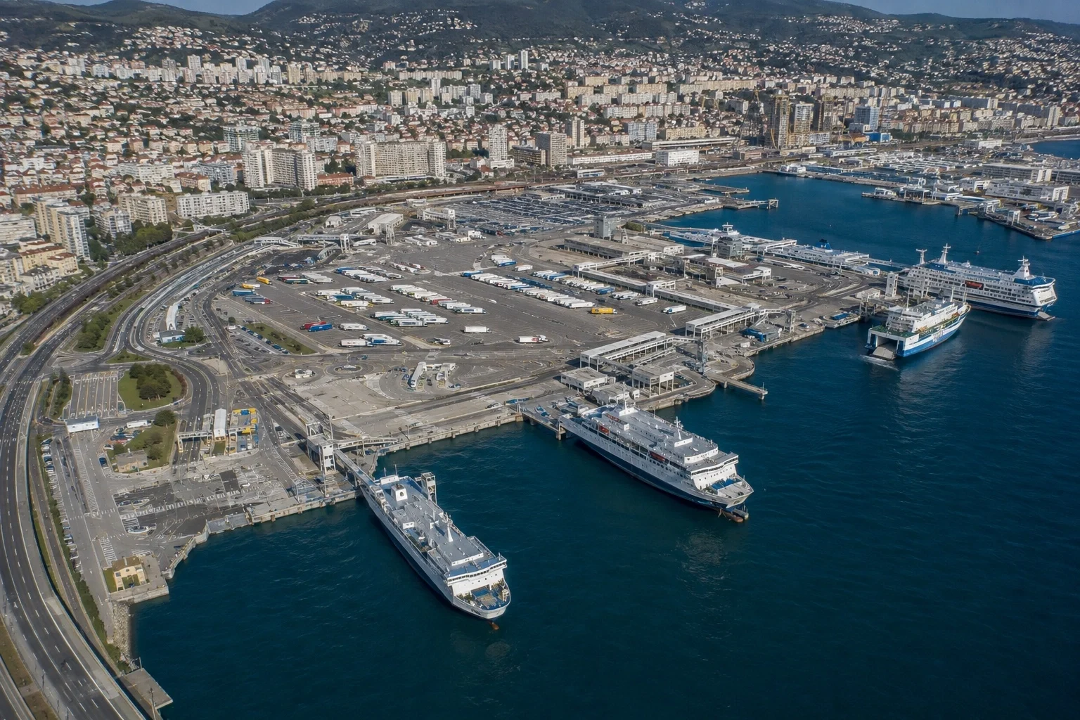 Færgerejse og havneinformation for Toulon–Porto-Vecchio